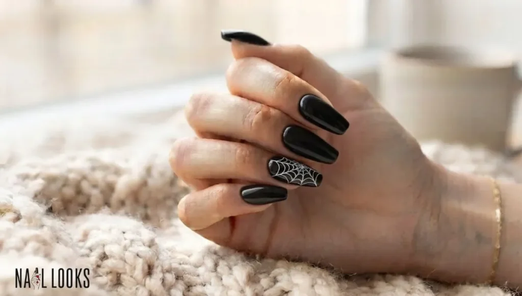 Cobweb Nails
